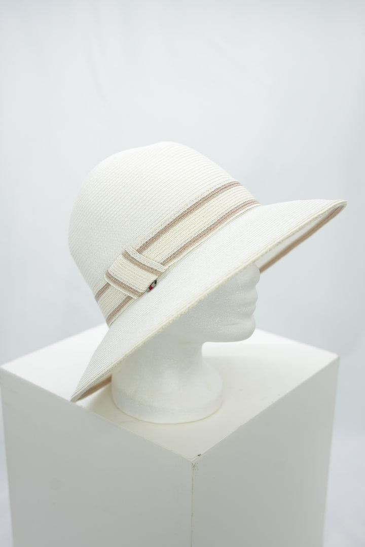 Strohhut mit Knotendetail weiß