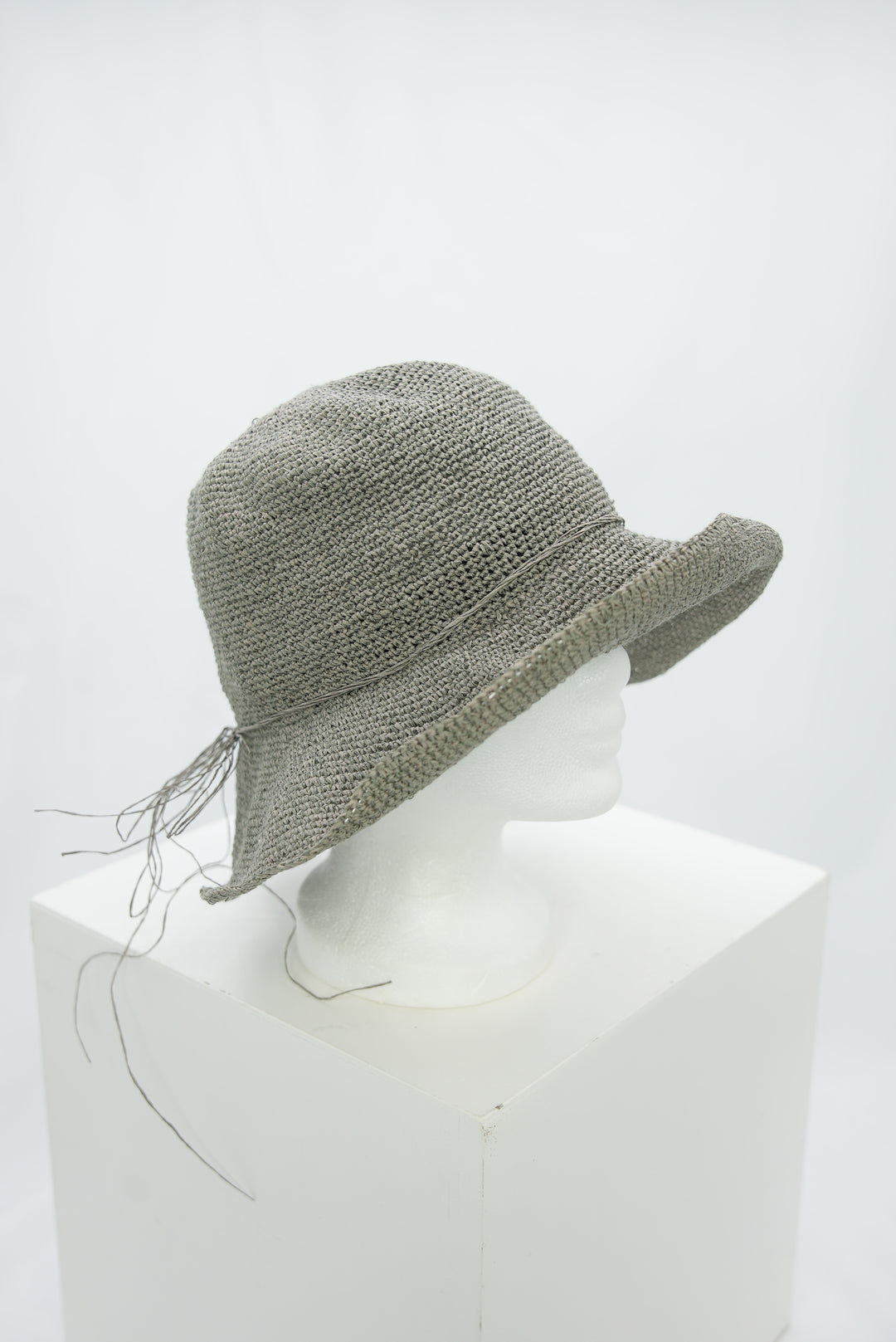 Strohhut grau
