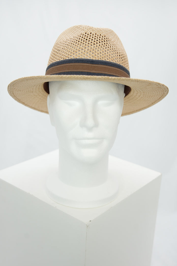 Panamahut mit Lochmuster und blau/braunem Band