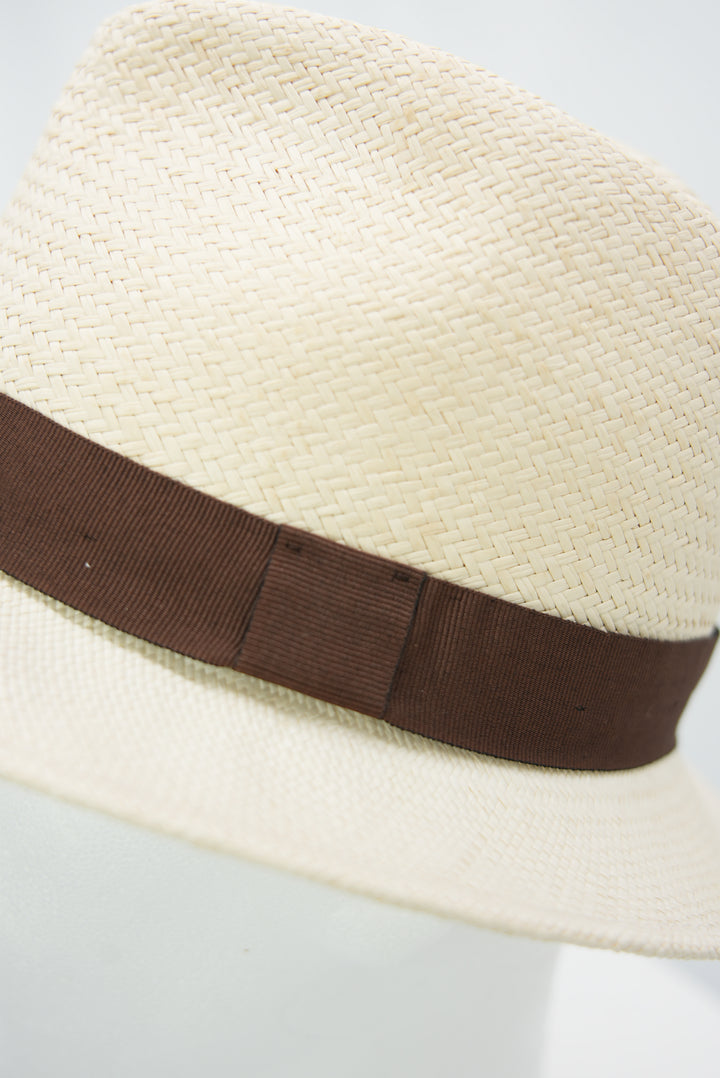 Panamahut mit braunem Band