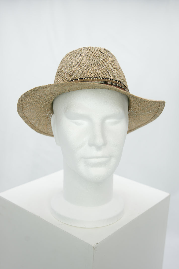 Strohhut mit Stoffband