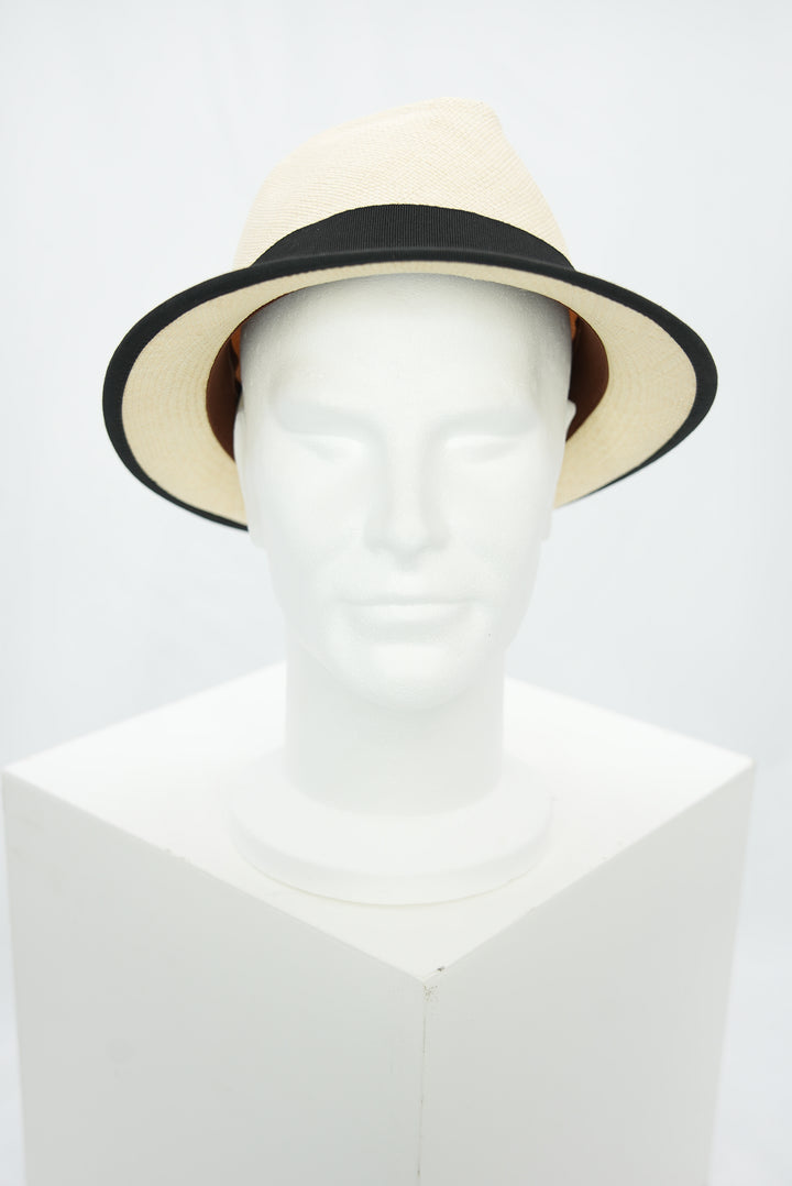 Panamahut mit schwarzem Band