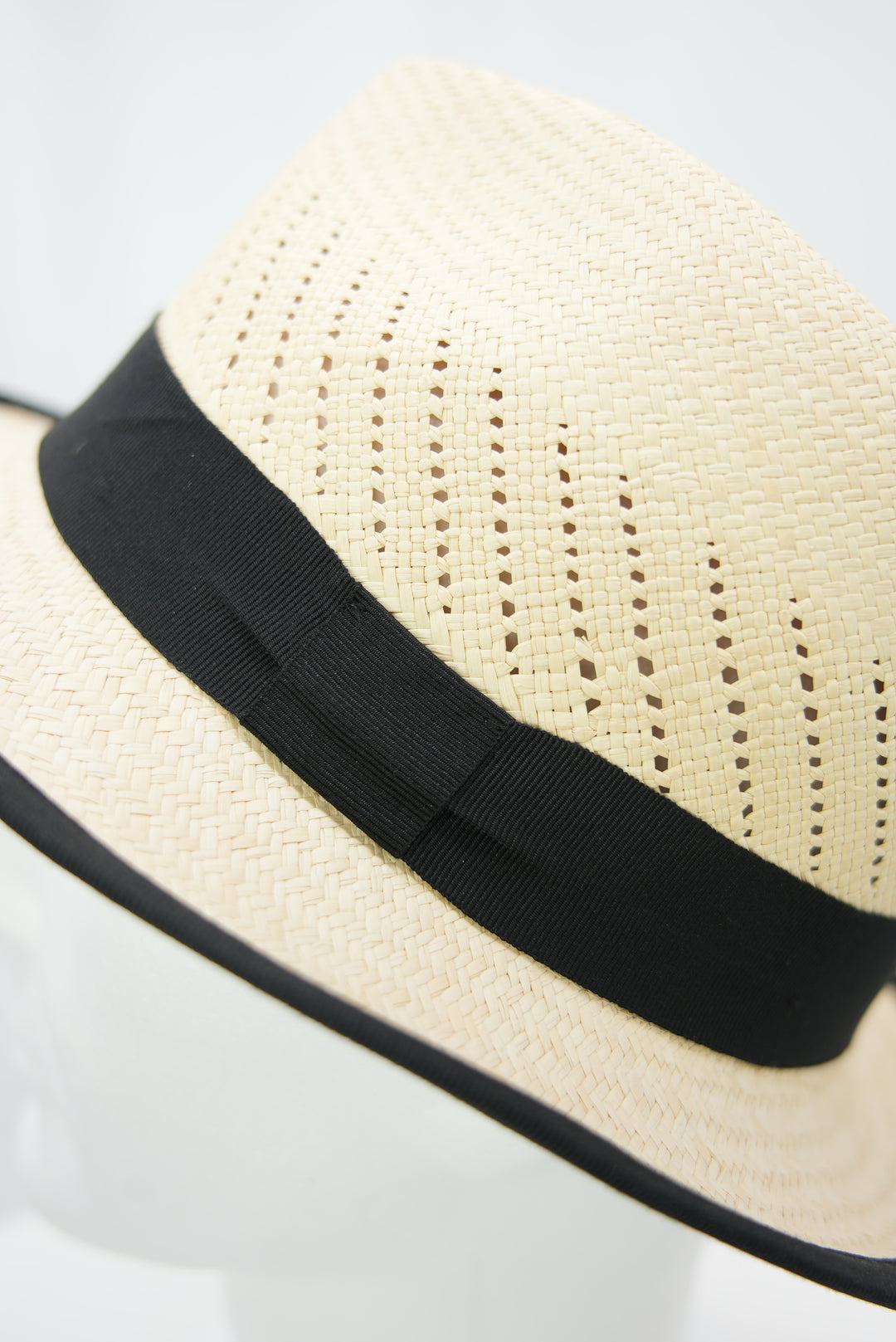 Panamahut mit schwarzem Band