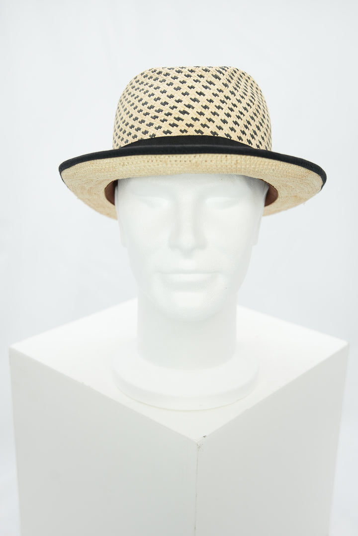 Panamahut mit Musterkrone