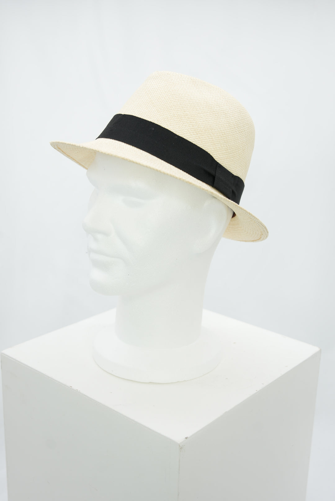 Panamahut mit schwarzem Band
