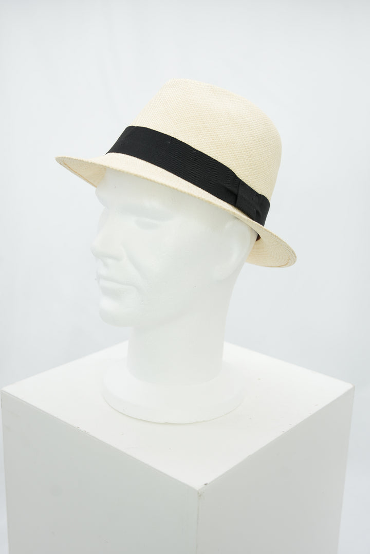 Panamahut mit schwarzem Band