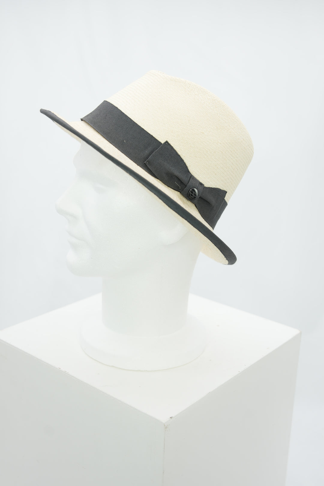 Panamahut mit grauer Schleife