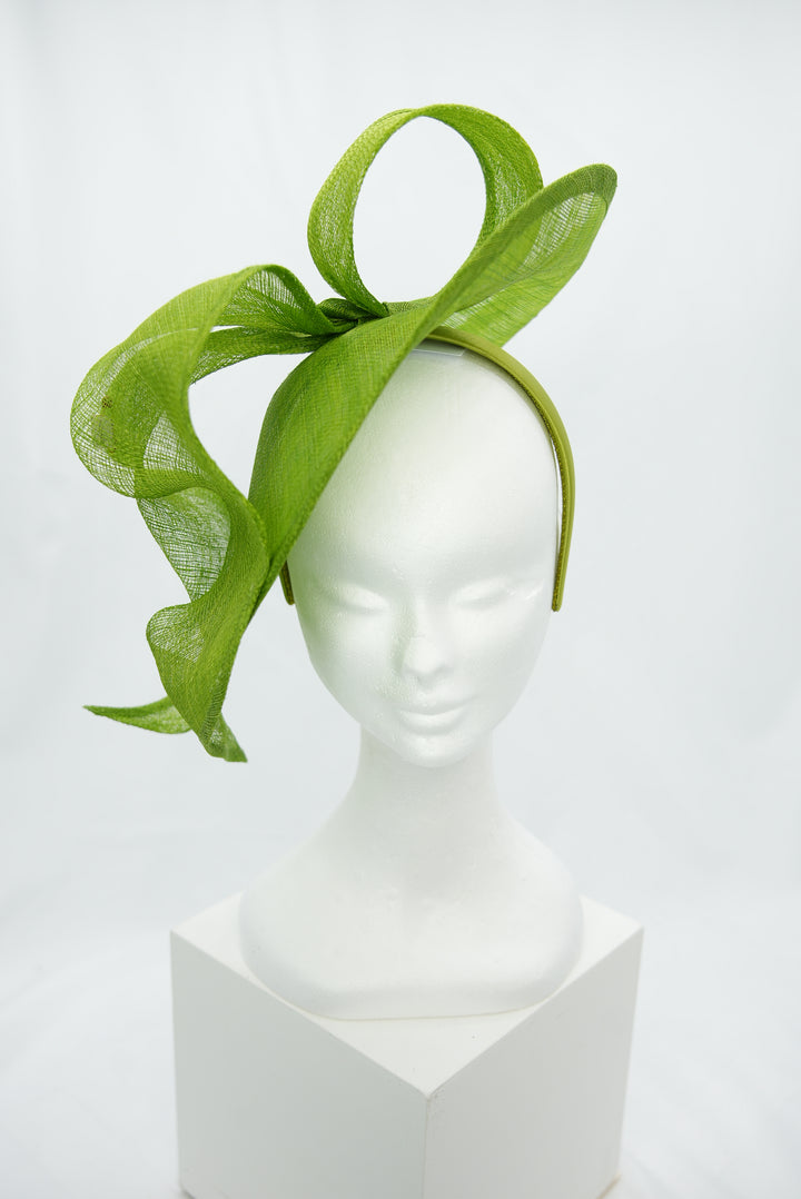 Fascinator "Sinemay" grün