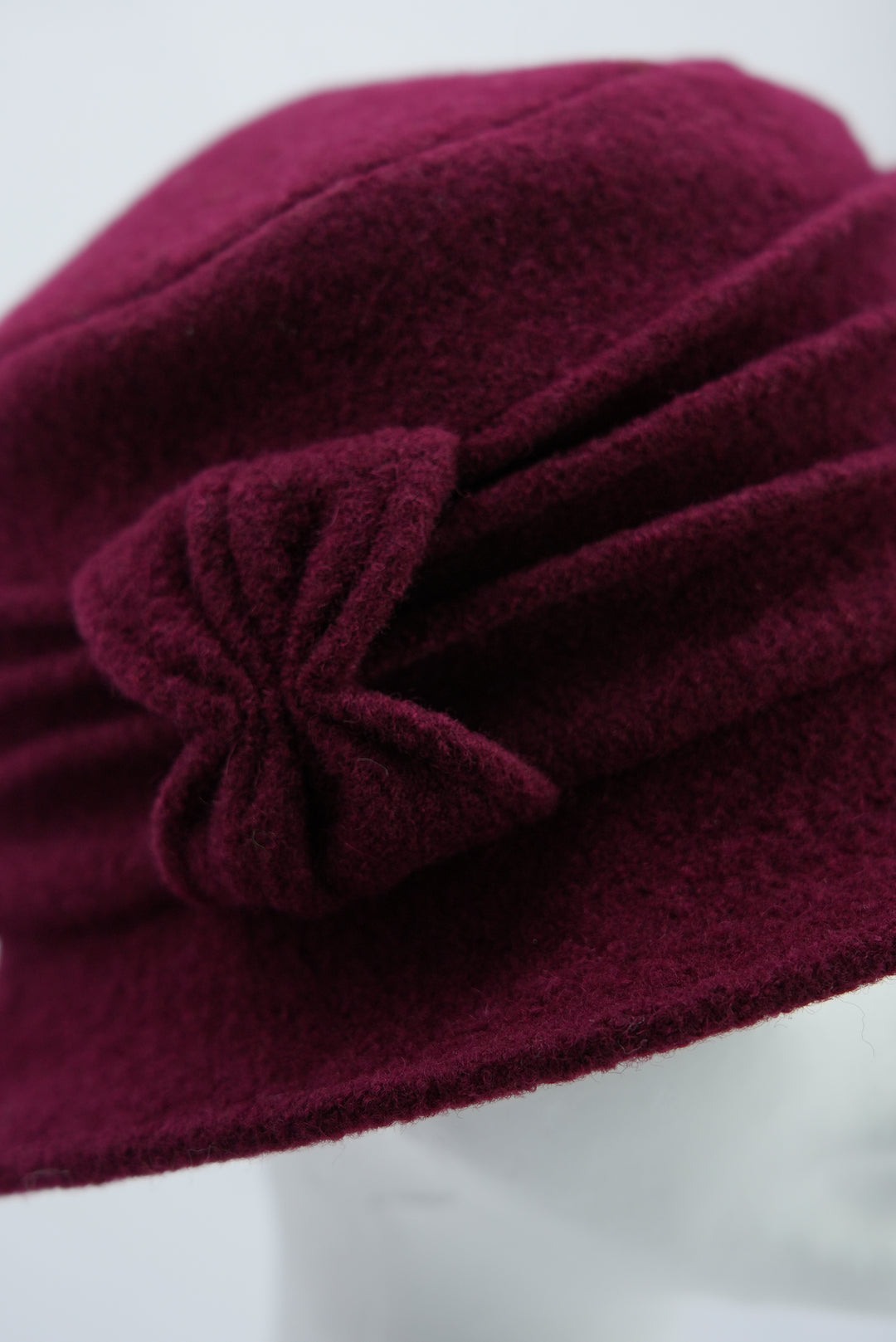 Wollhut "mit seitlicher Schleife bordeaux"
