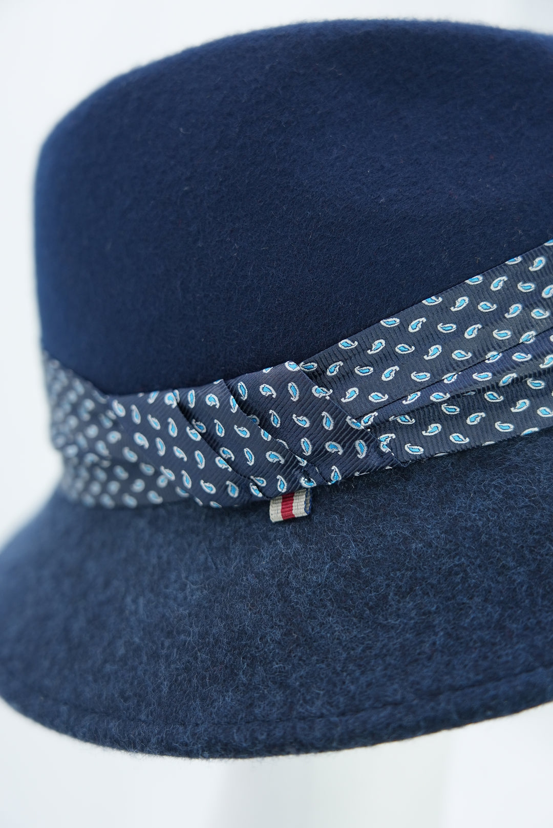 Filzhut "blau mit Band"