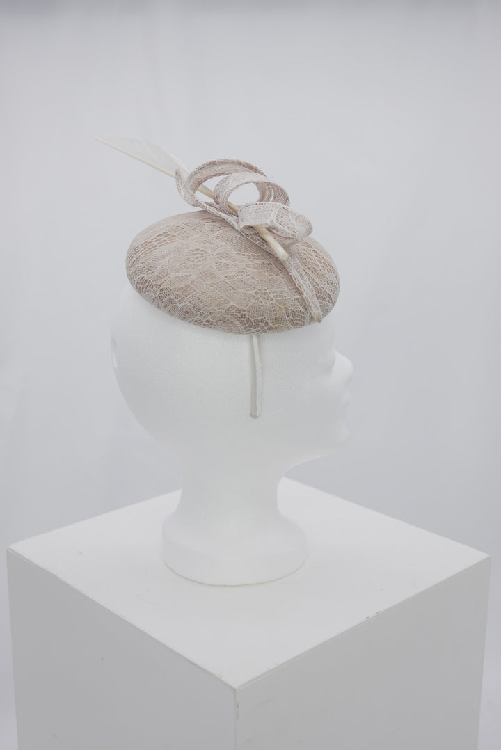 Fascinator "lace fabric" beige