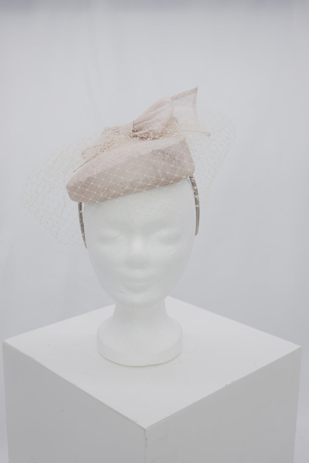 Fascinator "Schleife beige"