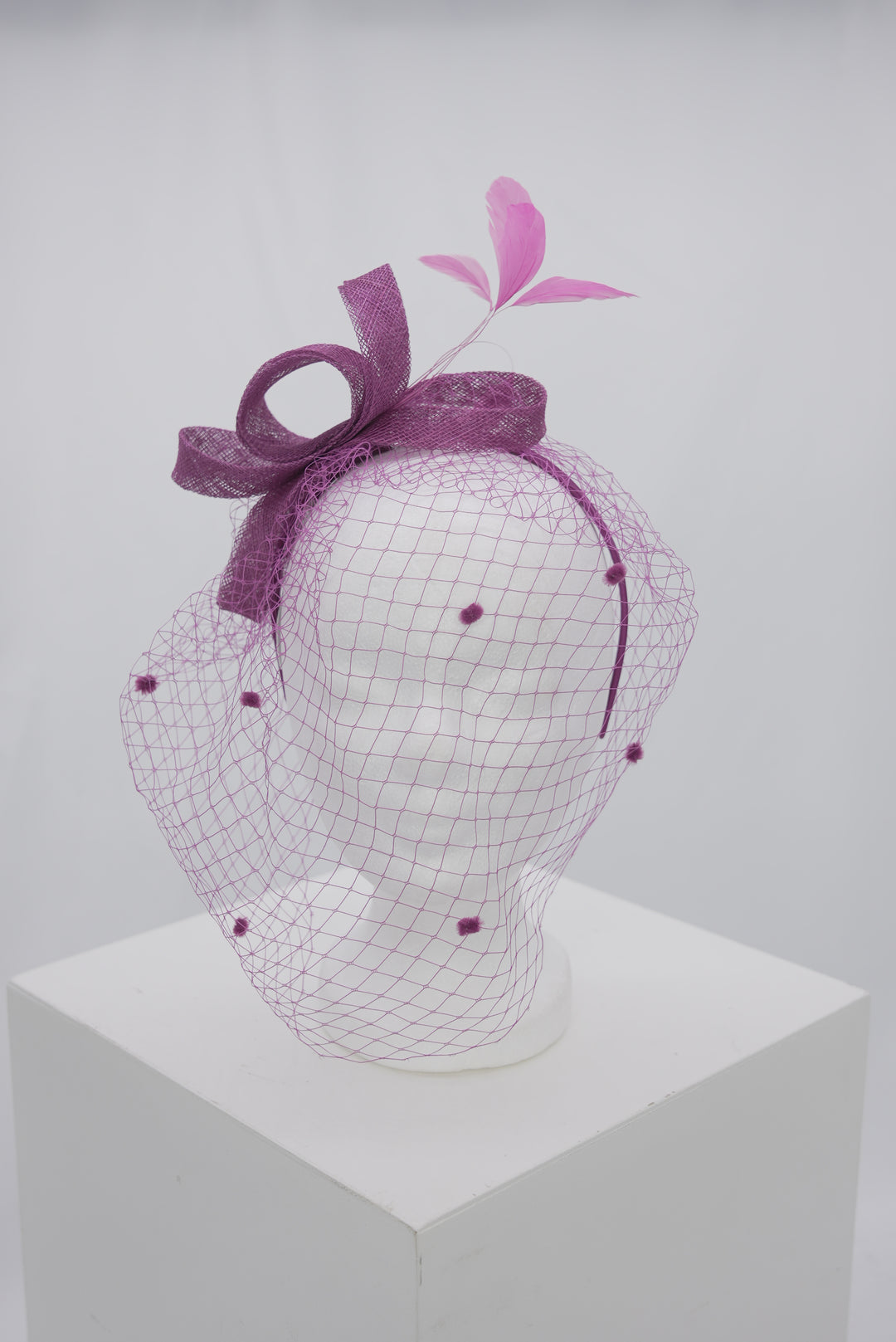 Fascinator Sinemay lila