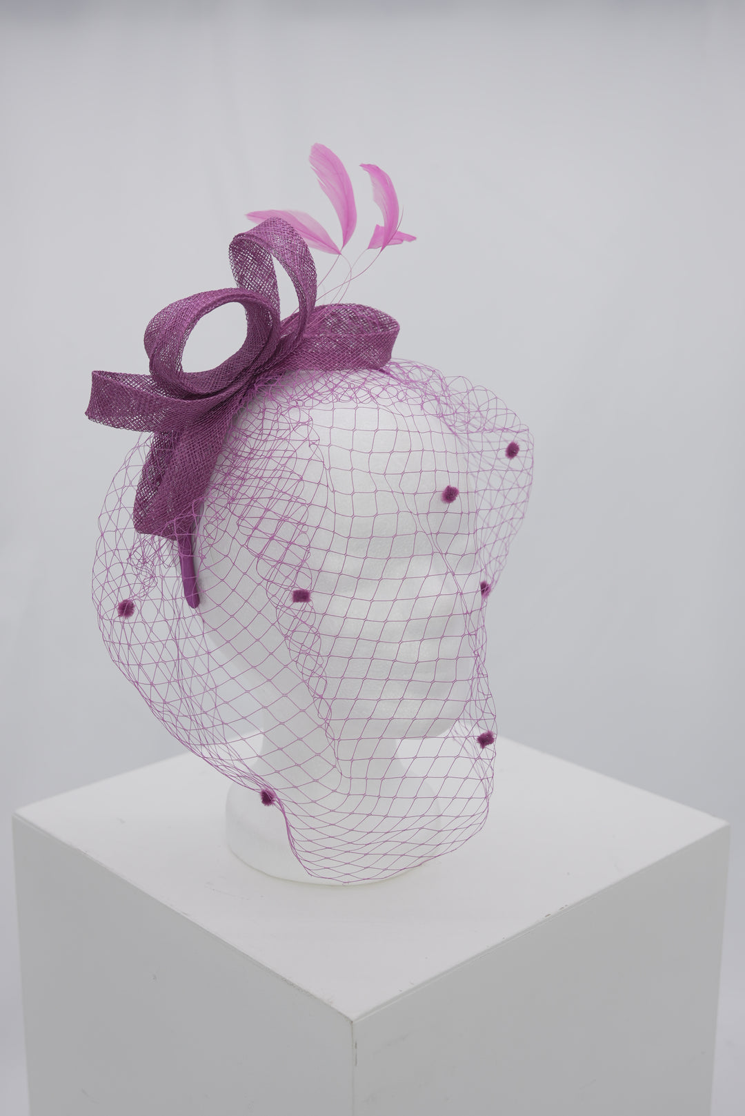 Fascinator Sinemay lila