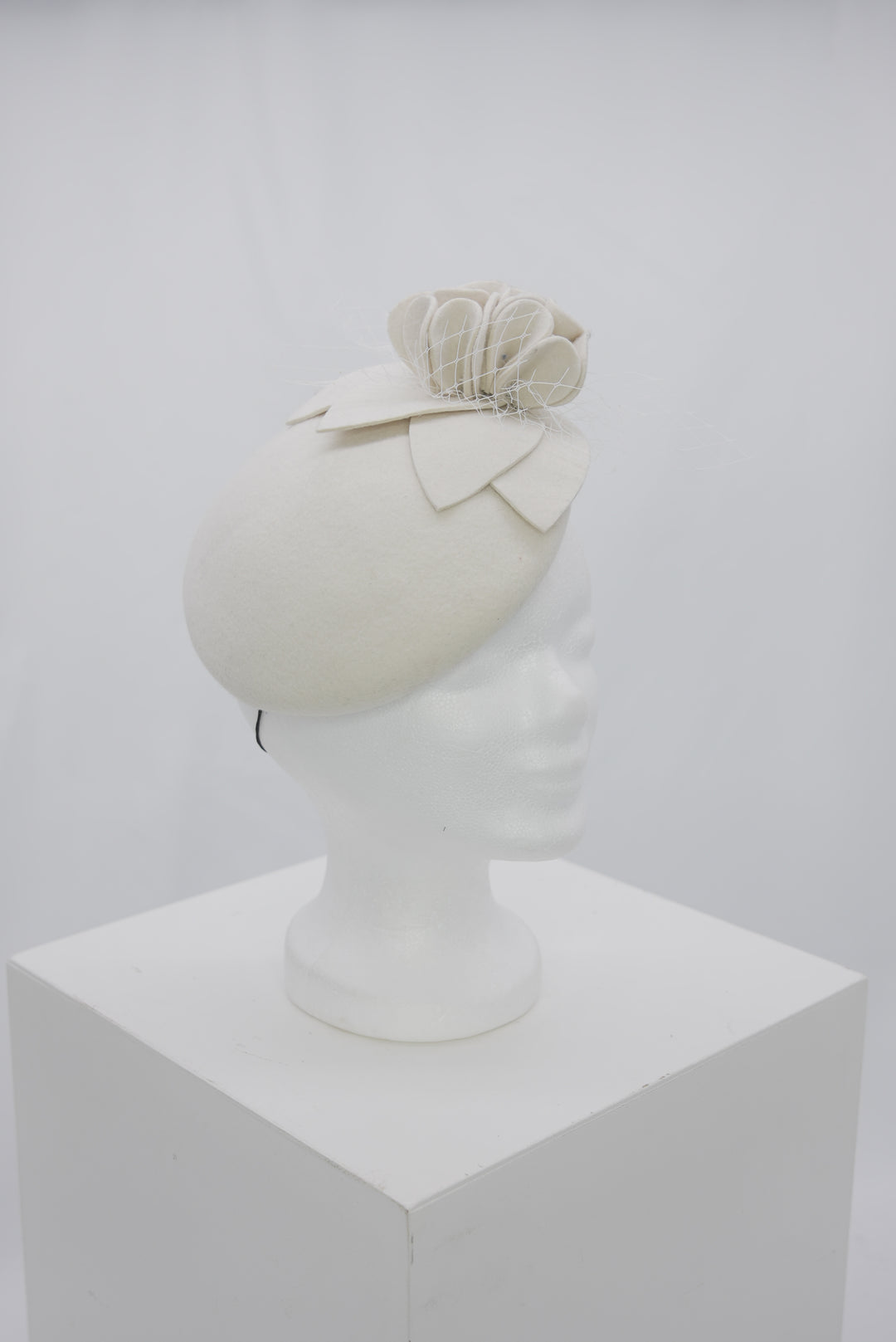 Fascinator "elegant beige"