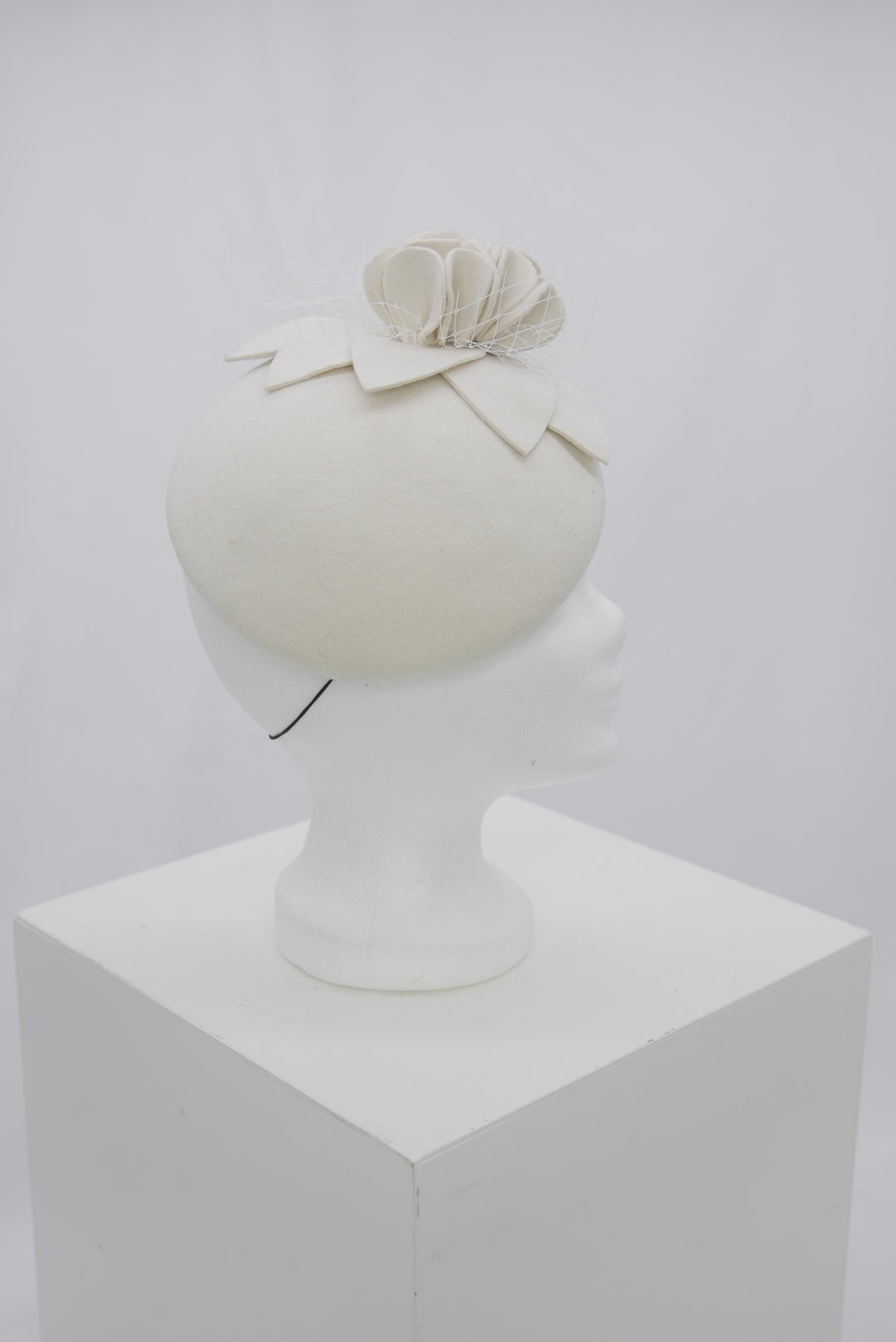 Fascinator "elegant beige"