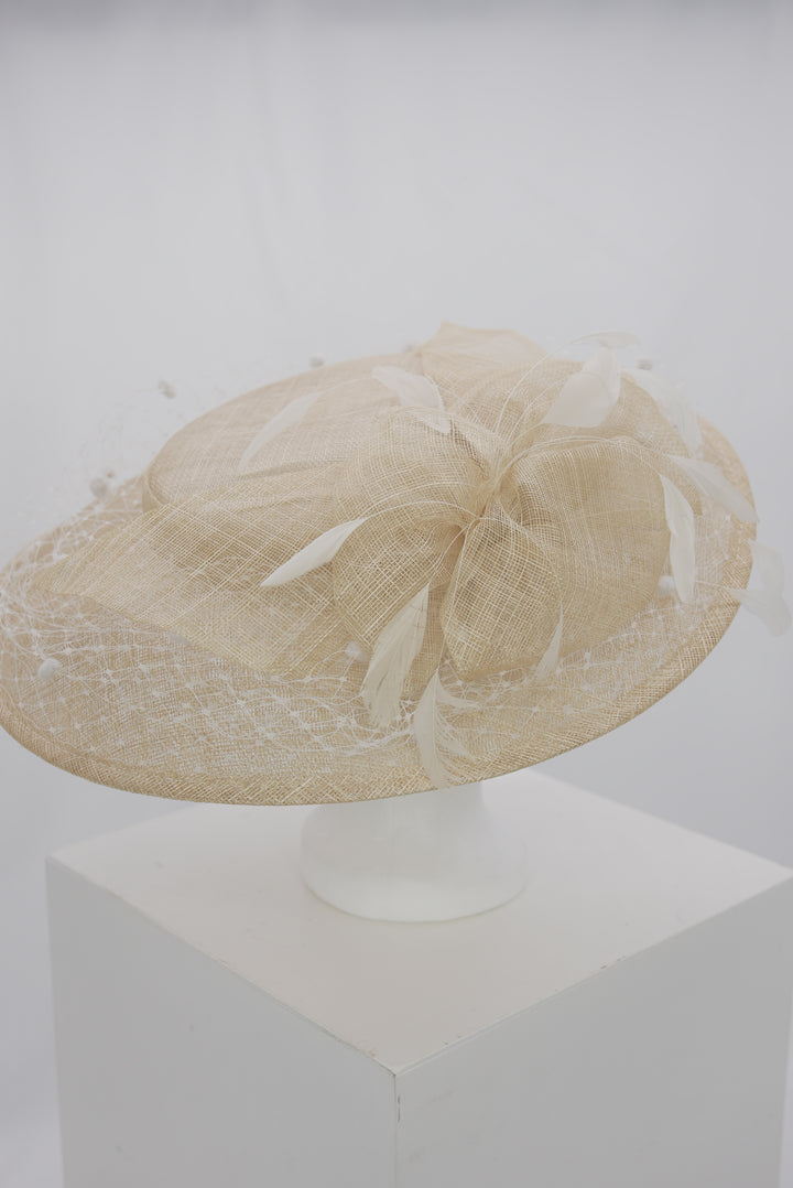 Fascinator "Teller mit Schleife"