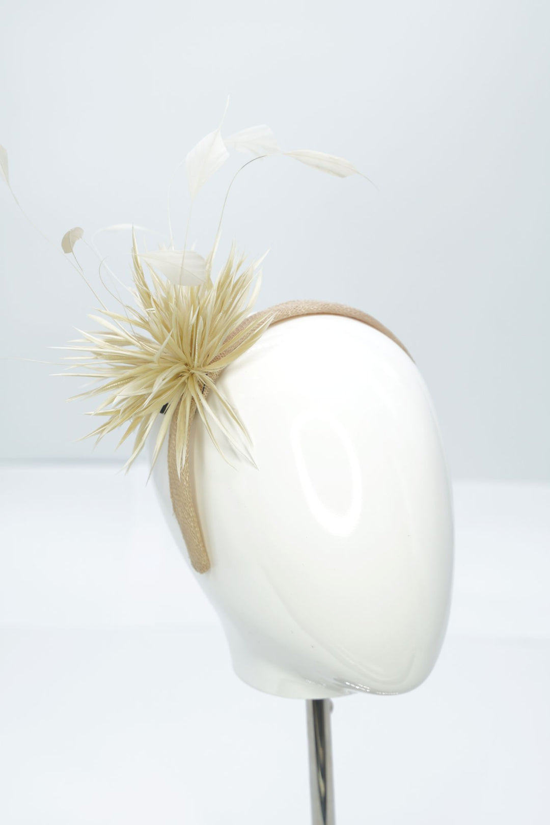 Fascinator "feather flower" beige